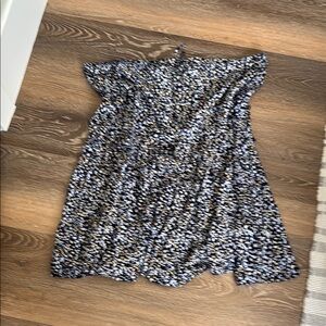 Caslon size 3x tiered midi skirt. Navy, white, and yellow floral.